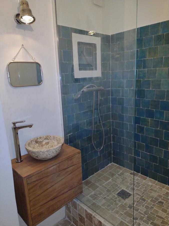 La Maison Des Autres, Piscine Chauffee, Chambres D'Hotes Proches Uzes, Nimes, Pont Du Gard Saint-Genies-de-Malgoires المظهر الخارجي الصورة