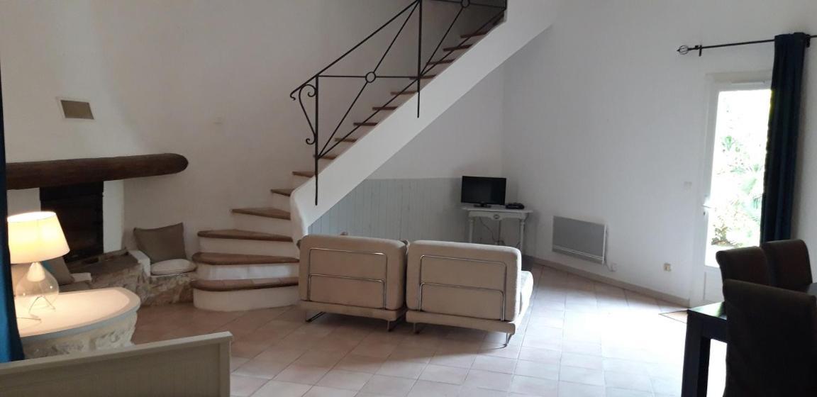 La Maison Des Autres, Piscine Chauffee, Chambres D'Hotes Proches Uzes, Nimes, Pont Du Gard Saint-Genies-de-Malgoires المظهر الخارجي الصورة